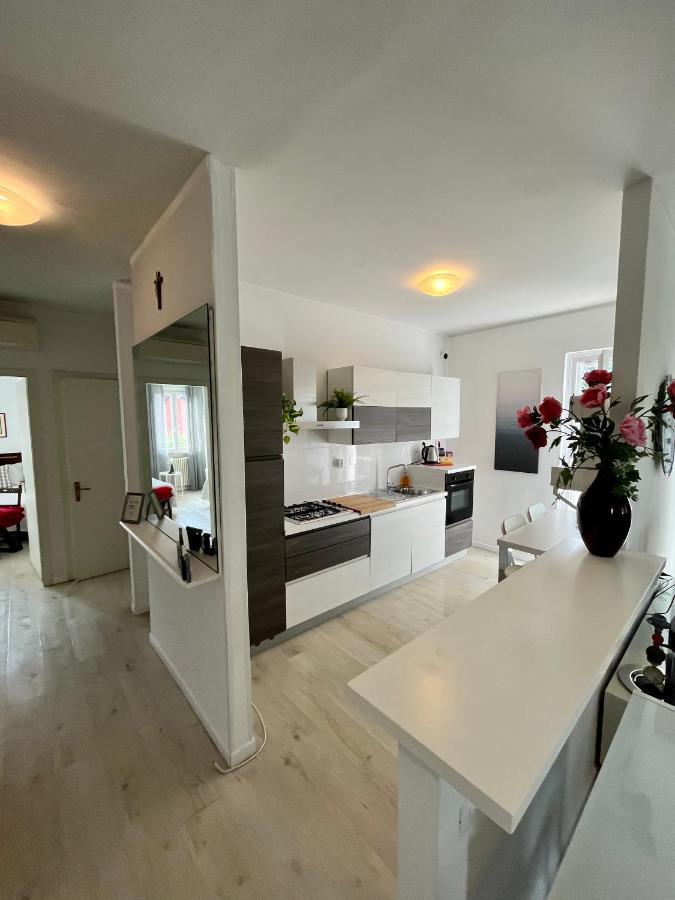 Your Familyapartment In Sirmione Exterior photo
